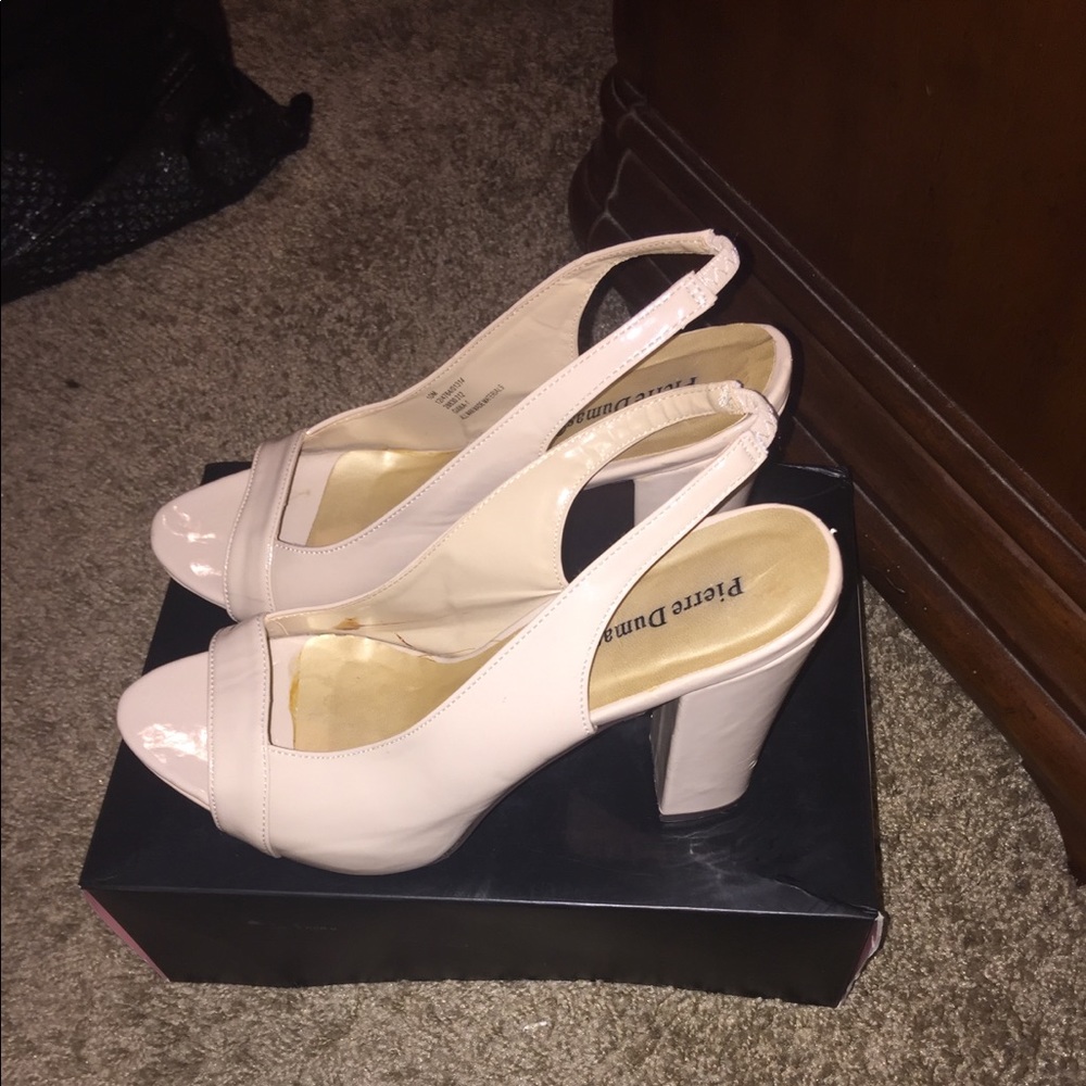 Size 10 Cream open toe chunky heels